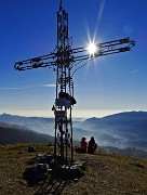 01 Alla croce di vetta dello Zuc di Valbona (1546 m)